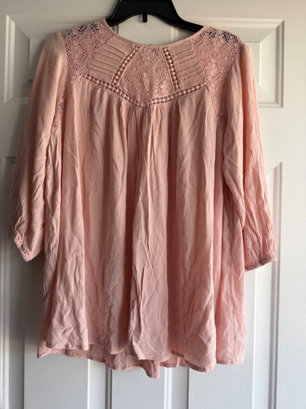 Liz Lange for Target Blush Pink Lace Yoke Peasant Blouse